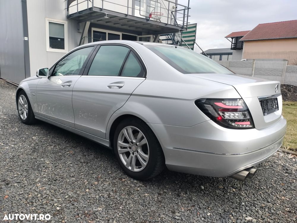 Mercedes-Benz C 180 BlueEFFICIENCY Avantgarde - 3