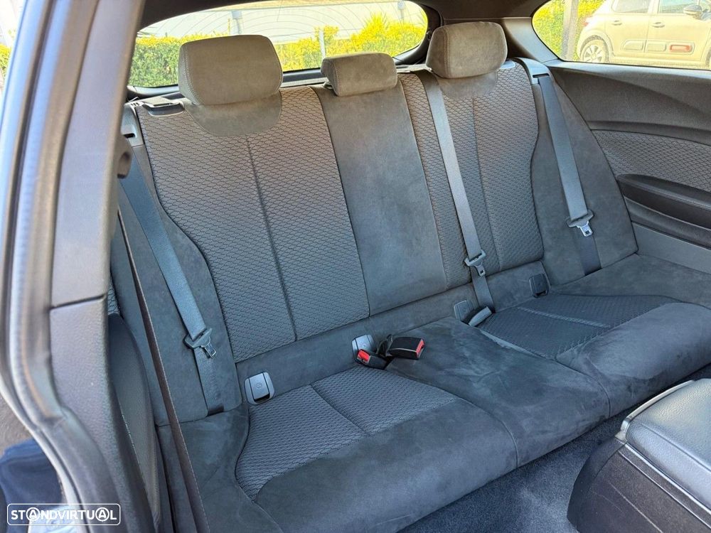 BMW 118 d Pack M - 14