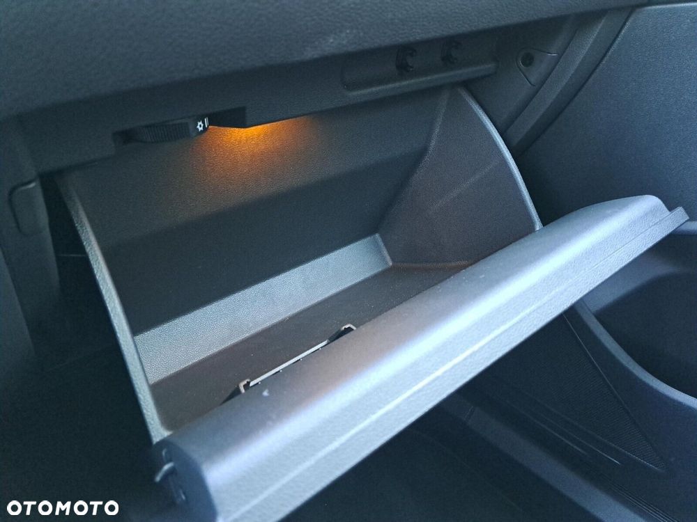 Volkswagen Touran - 39