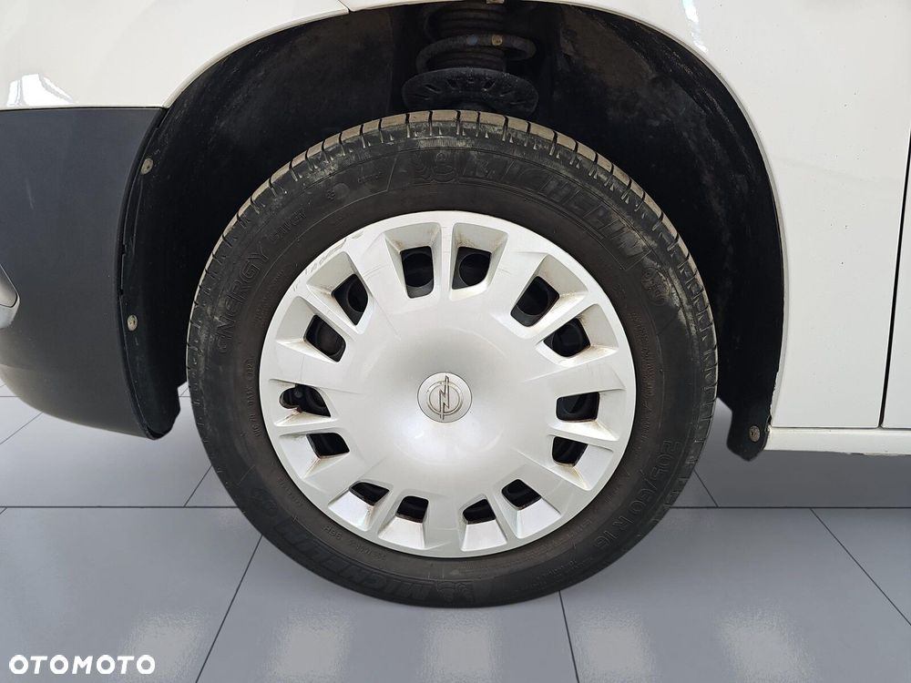 Opel Combo 1.5 DT Edition 102KM - 34