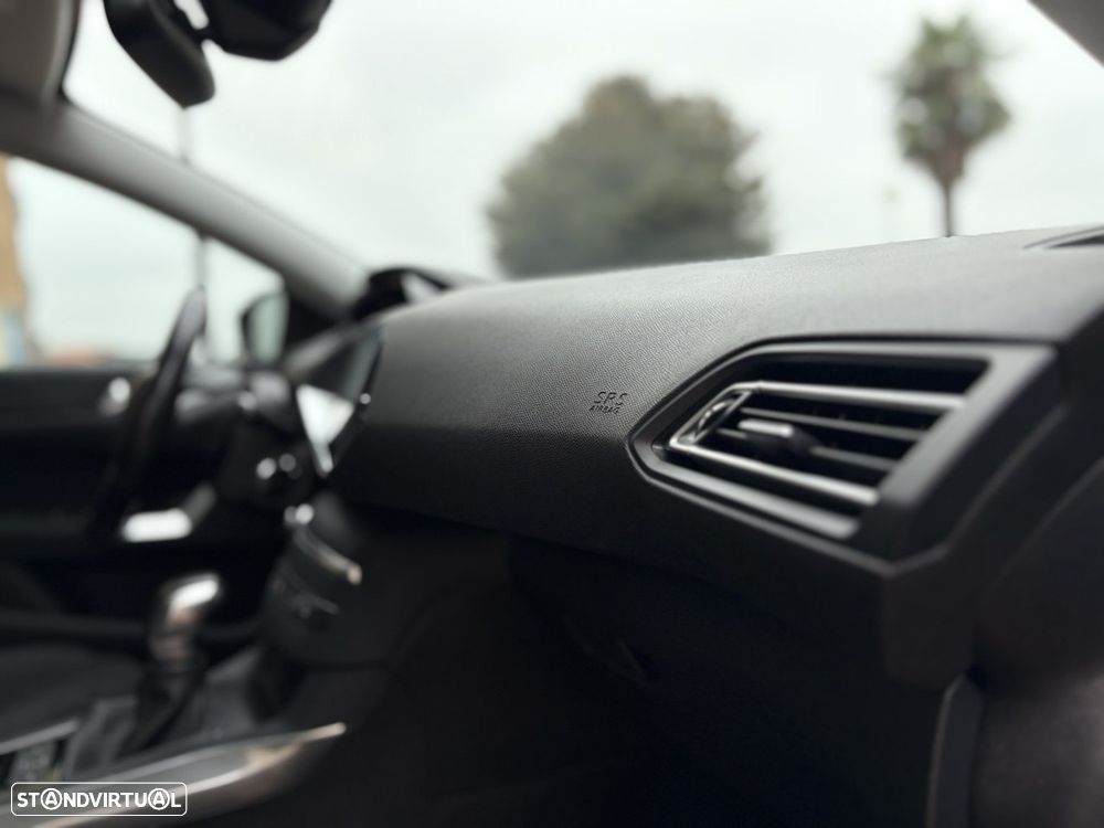Peugeot 308 SW BlueHDi 120 EAT6 Stop & Start Allure - 17