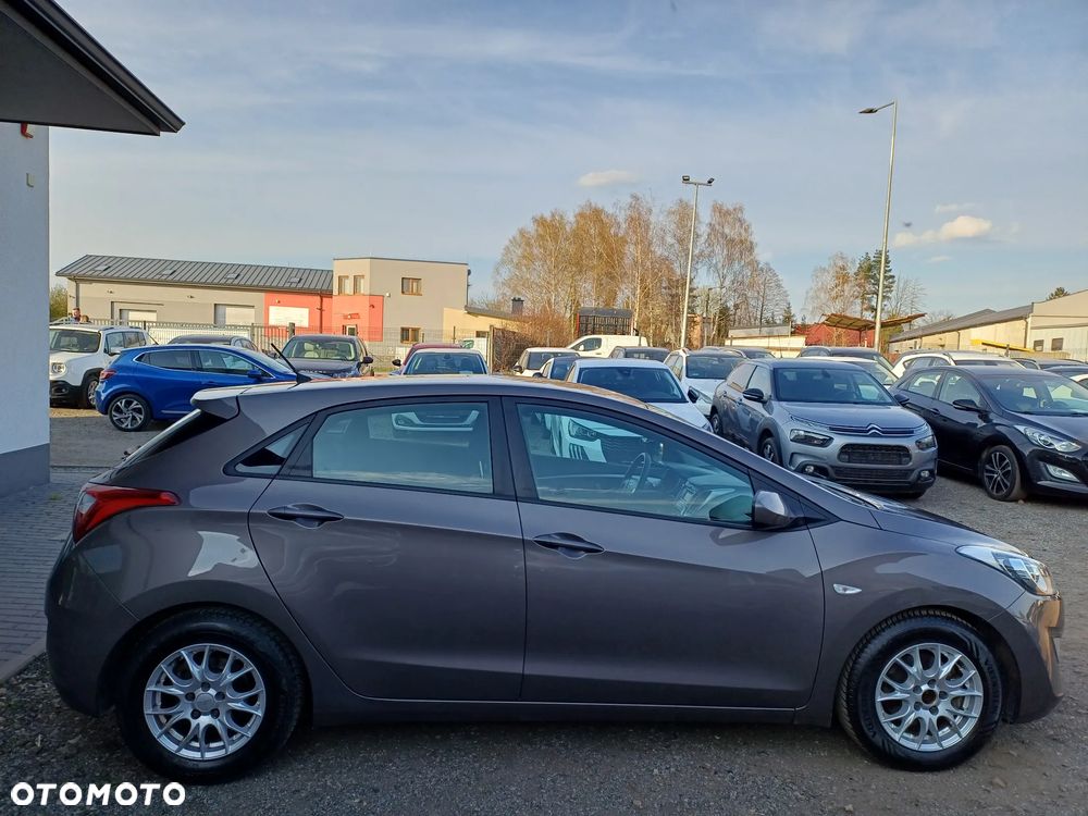 Hyundai i30 1.4 Classic + - 8