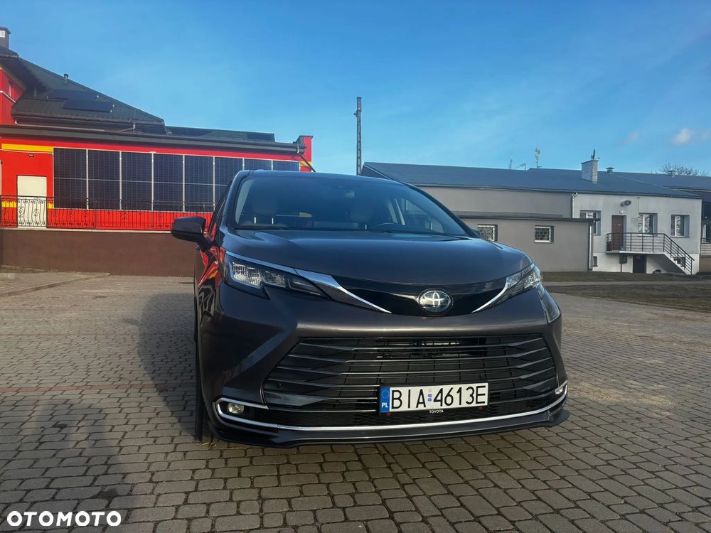Toyota Sienna - 12