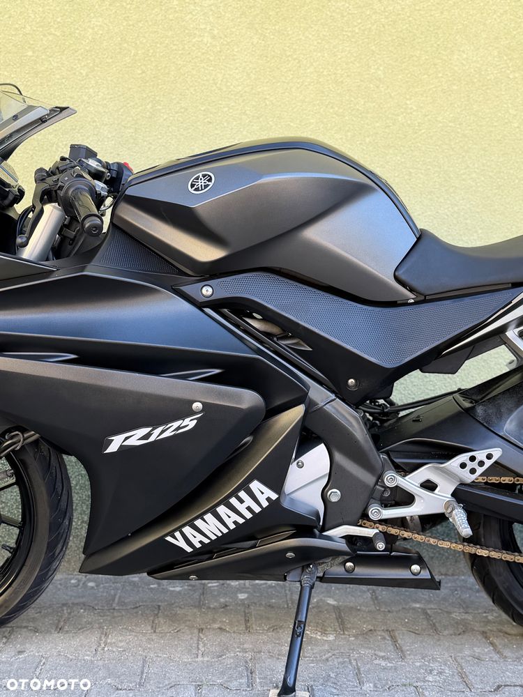 Yamaha YZF - 24