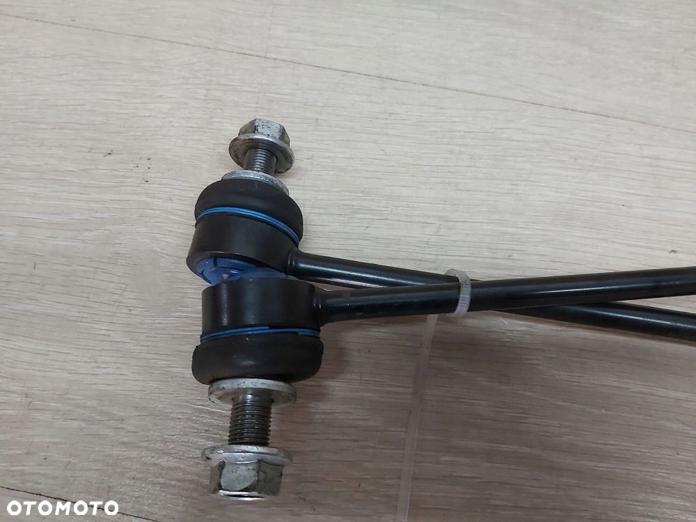 Toyota Verso Lift 09 - 18 r łącznik stabilizatora przód 2 szt zamiennik - 4