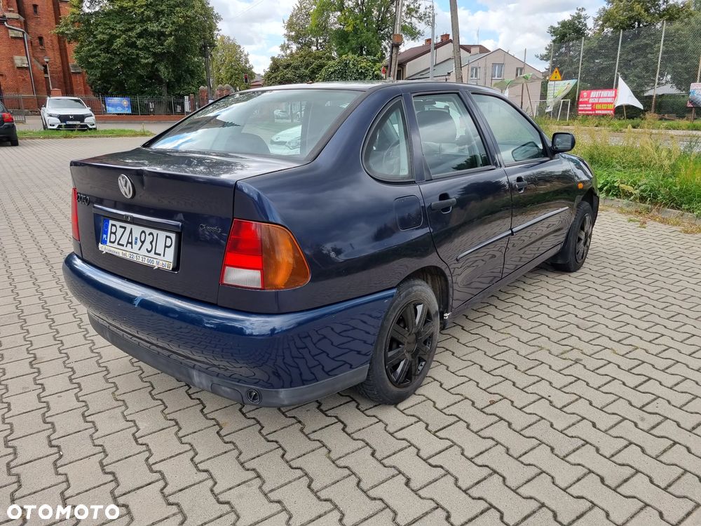 Volkswagen Polo - 2