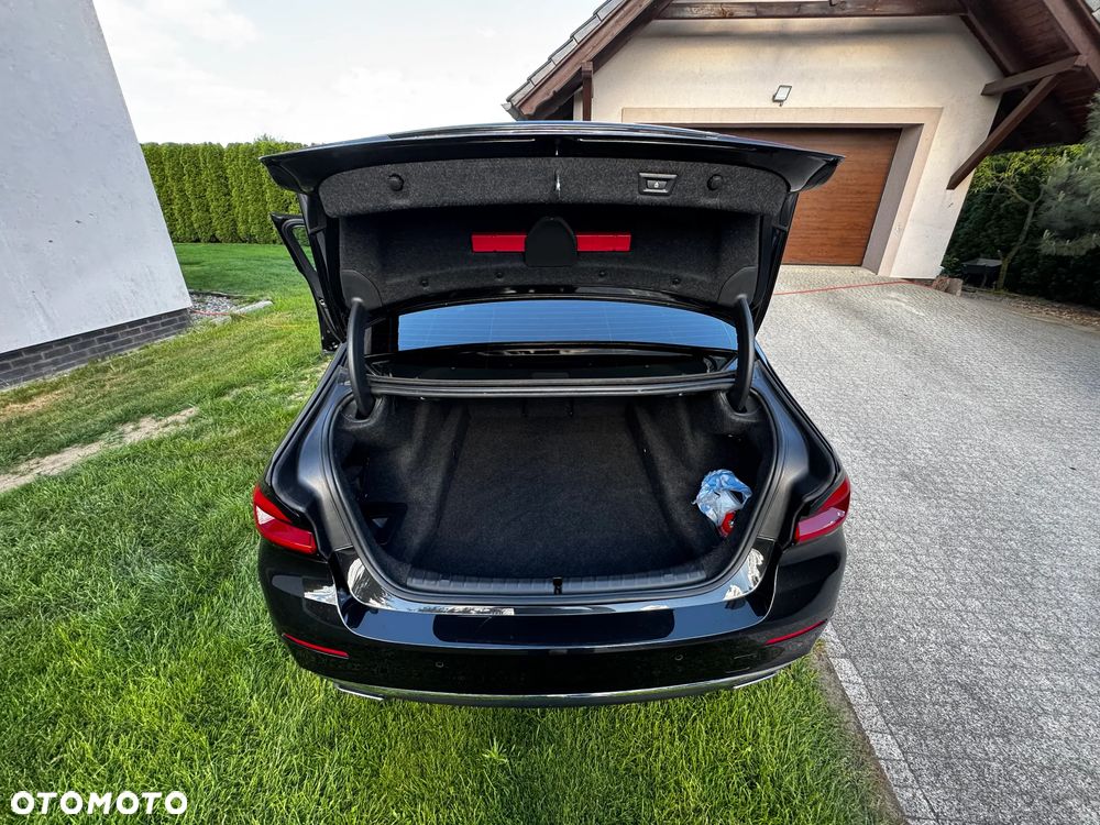 BMW Seria 5 530d mHEV Luxury Line - 11