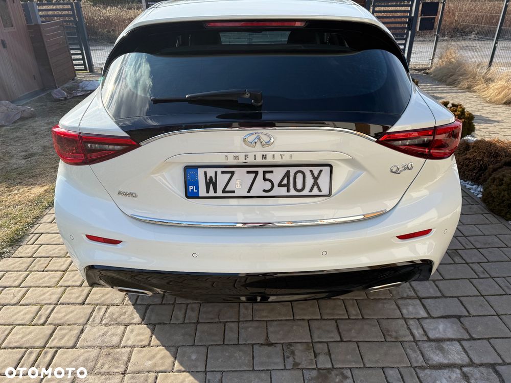 Infiniti Q30 2.2d Premium Tech AWD 7DCT - 4