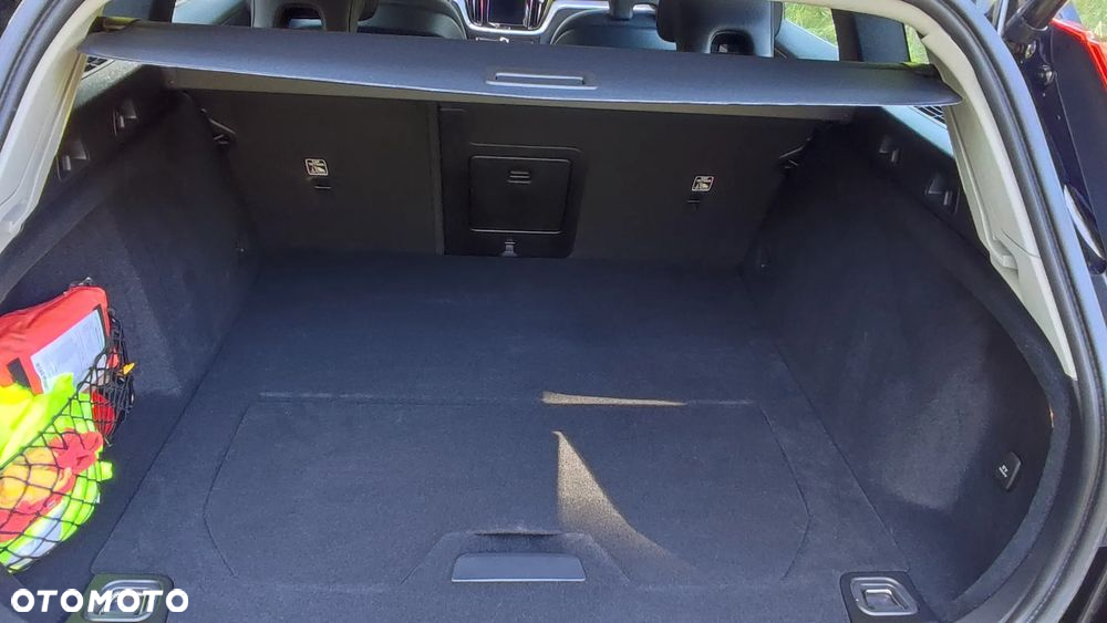 Volvo V60 B4 D Core - 15