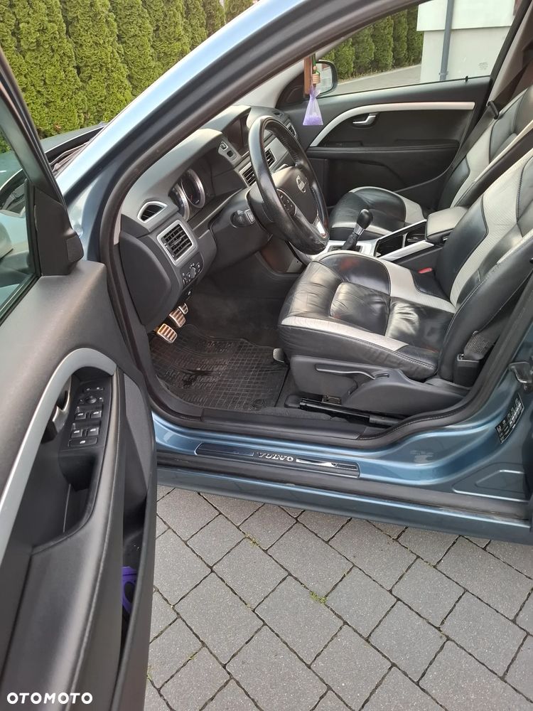 Volvo V70 D3 R-Design - 9