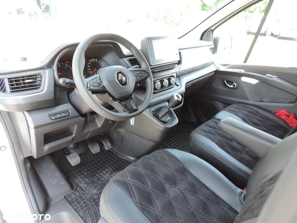 Renault Trafic - 15