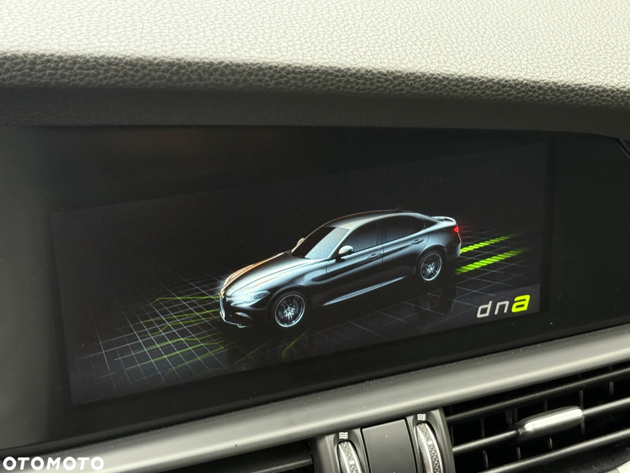 Alfa Romeo Giulia 2.0 Turbo Business - 23