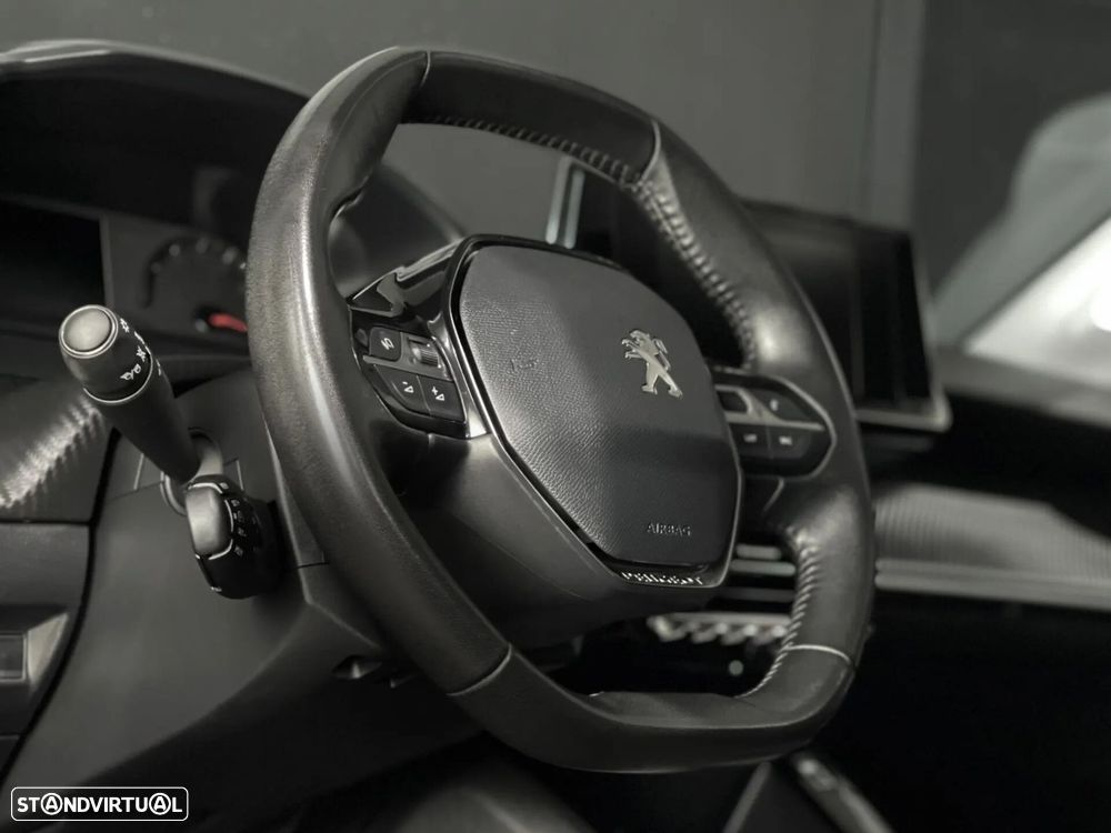 Peugeot 208 - 6