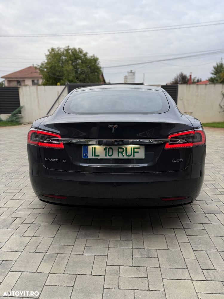 Tesla Model S - 7