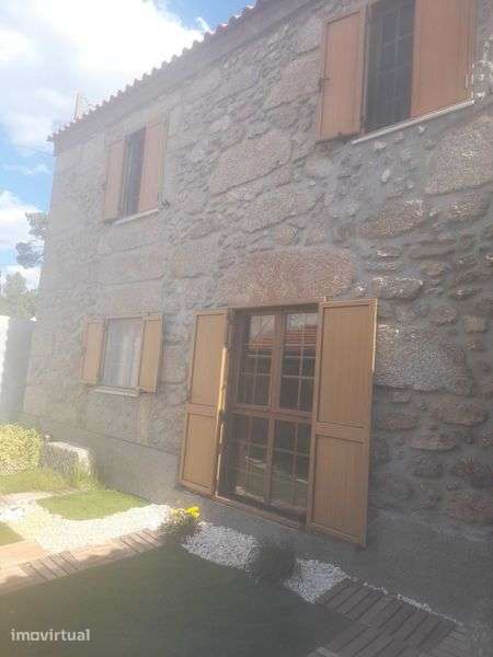 Vende se moradia com jardim - Grande imagem: 5/7