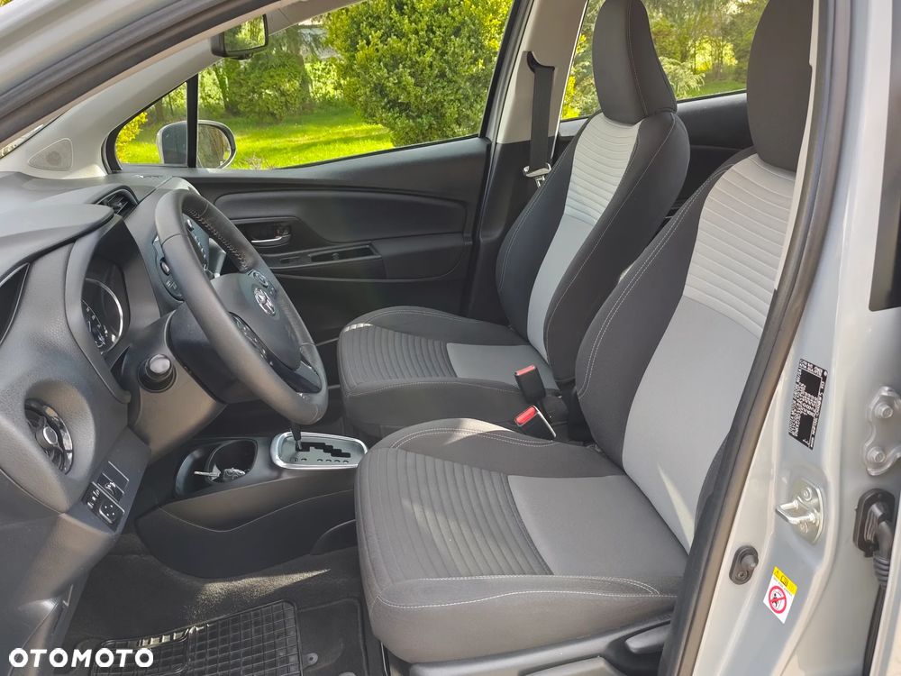 Toyota Yaris Hybrid 100 Premium EU6 - 25