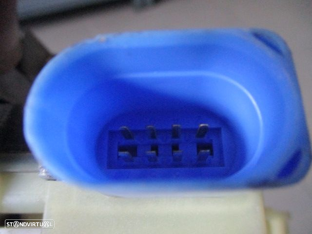 Fecho 3B1837016CC VW POLO 4 9N FASE 2 2008 1.4TDI 70CV 3P AZUL  FD 8 PINOS VW POLO 4 9N FASE 2 2009 1.4TDI 70CV 5P CINZENTO FD 8 Pinos SEAT IBIZA 6L 2007 1.4I 16V 85CV 5P AZUL CLARINHO F DRT 8 PINOS SEAT CORDOBA 6L  2007 1.4TDI 70CV 4P PRETO FD - 2