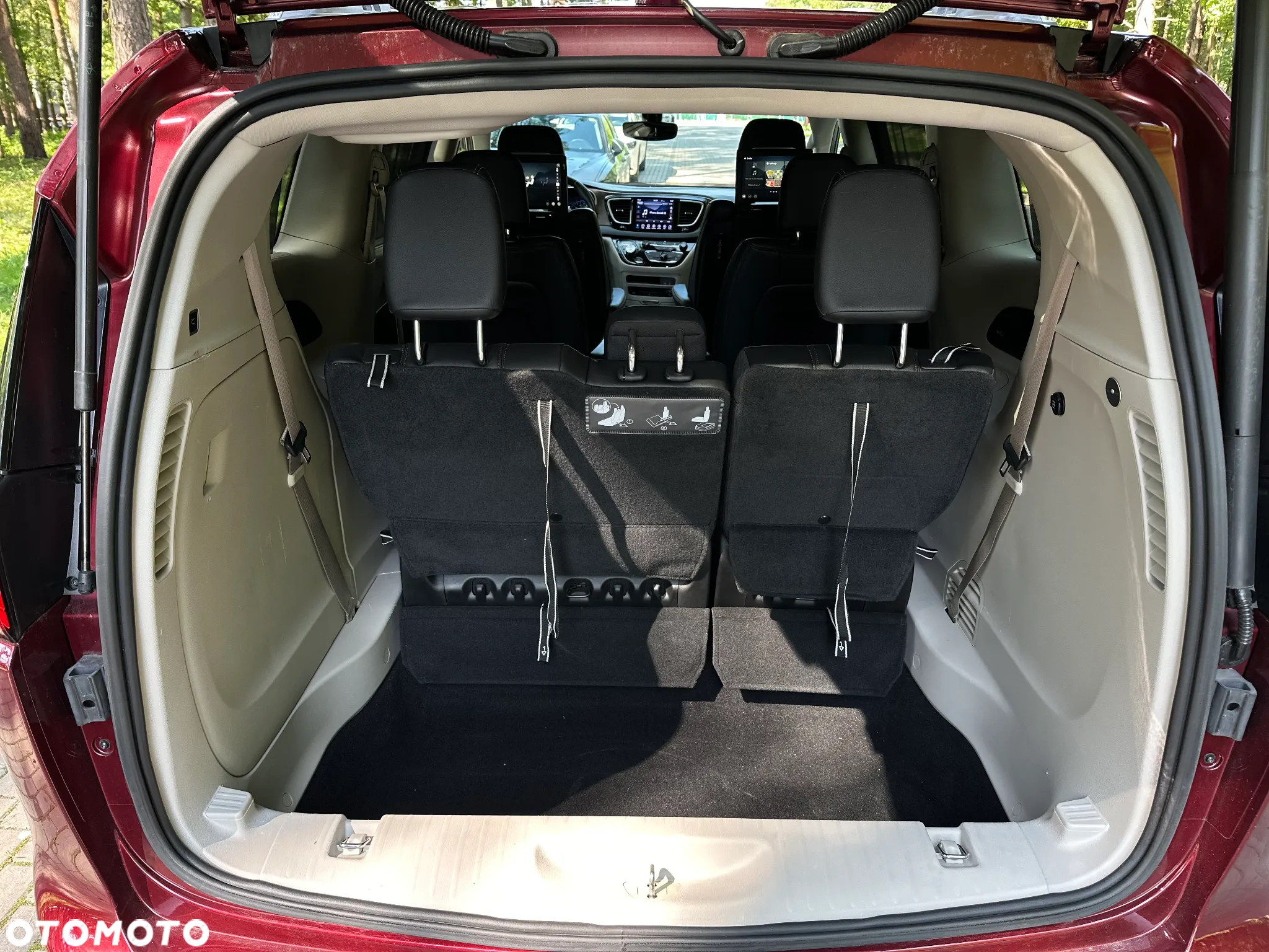 Chrysler Pacifica - 24