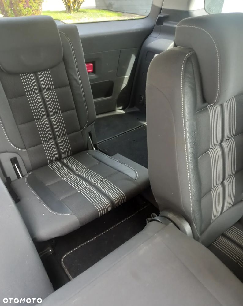 Volkswagen Touran 1.6 TDI DPF BlueMotion Technology Highline - 13