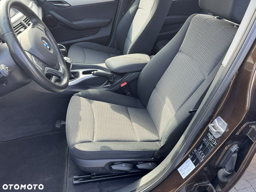 BMW X1 sDrive18d xLine - 19