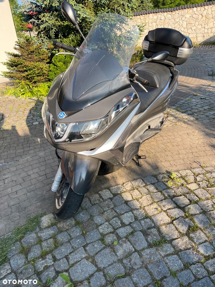 Piaggio X10 - 1