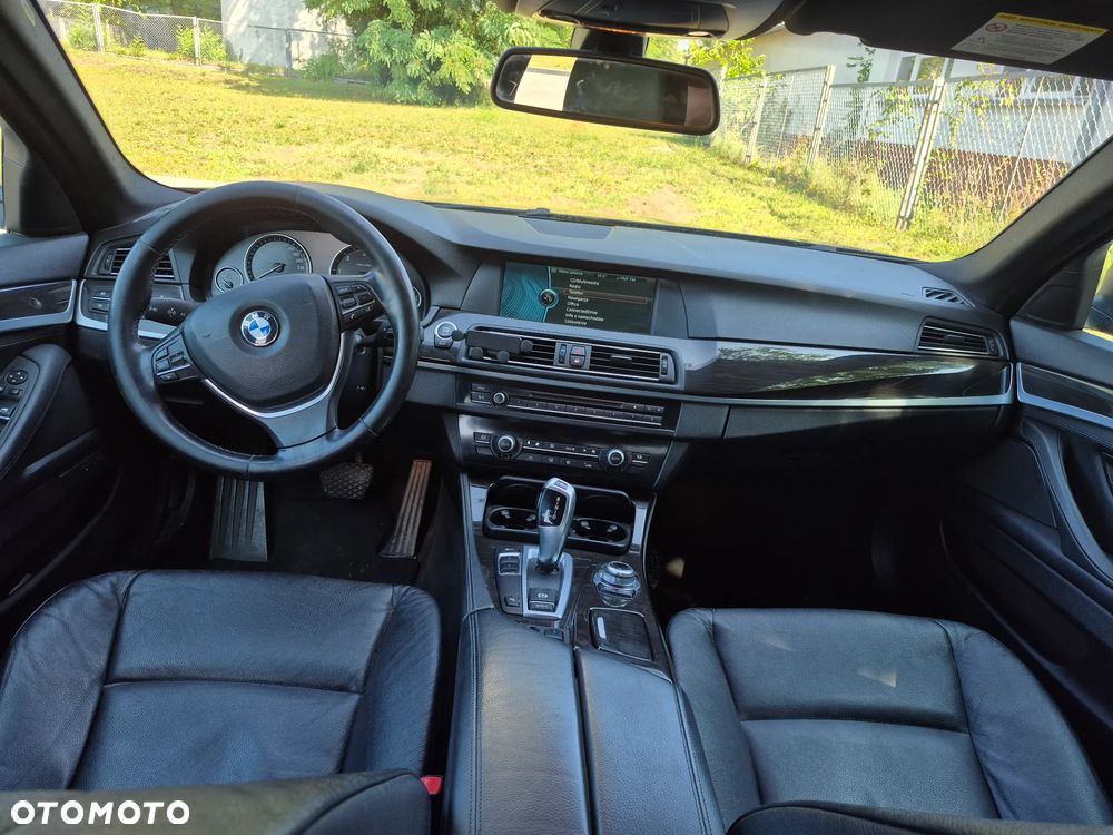BMW Seria 5 520d xDrive - 9