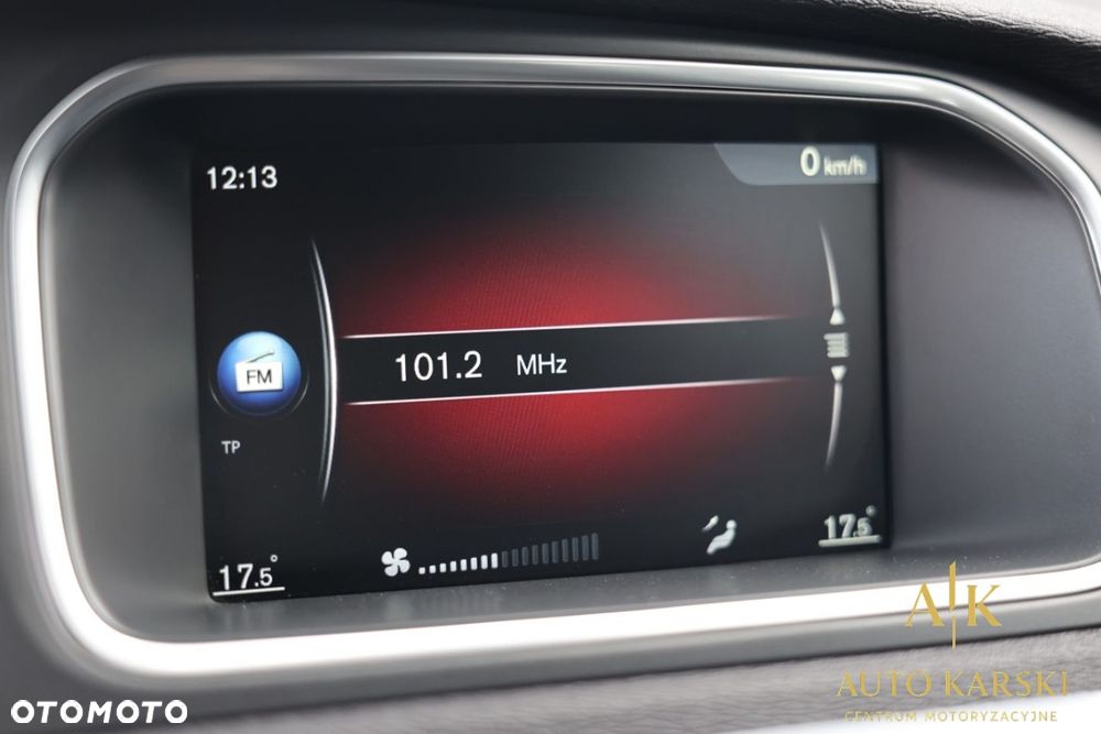Volvo V40 - 25