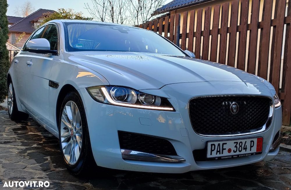 Jaguar XF - 16