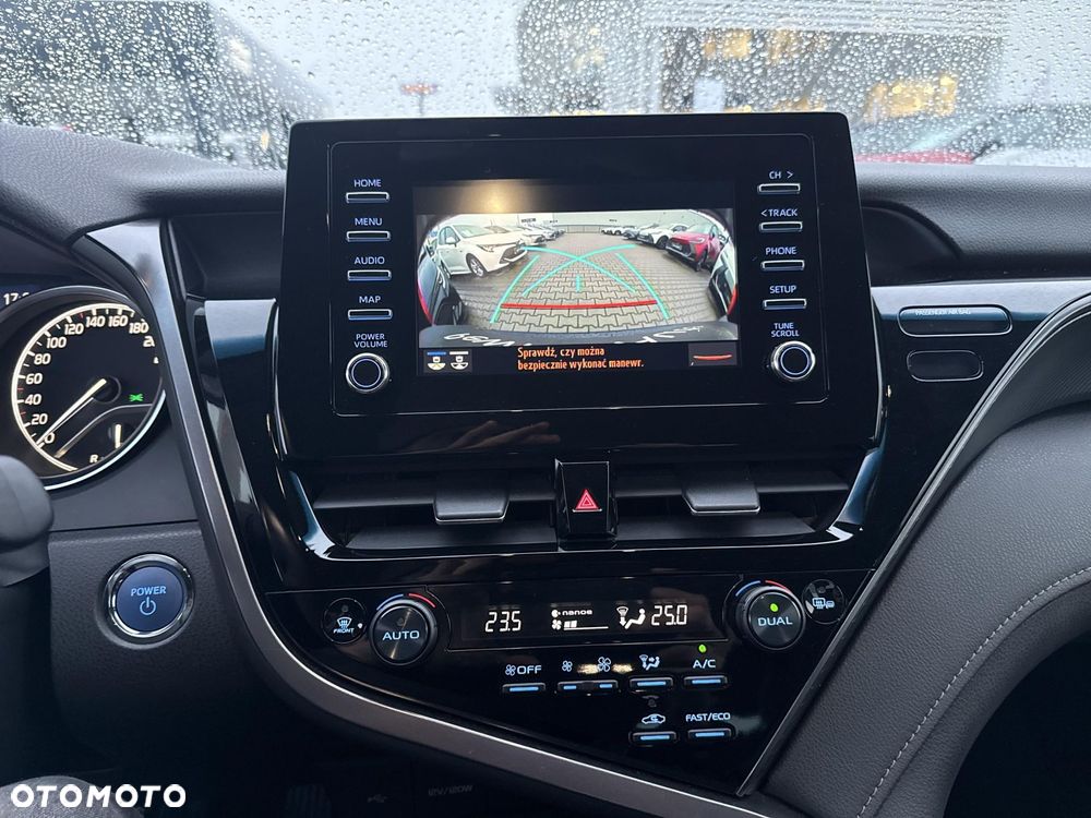 Toyota Camry 2.5 Hybrid Comfort CVT - 18