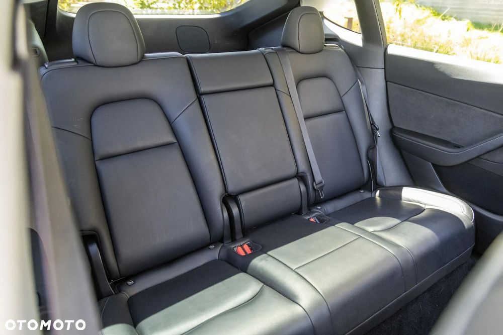 Tesla Model Y Long Range Dual Motor AWD - 10