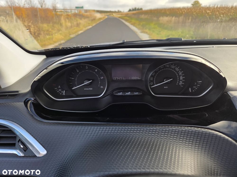 Peugeot 2008 1.6 BlueHDi Style - 3