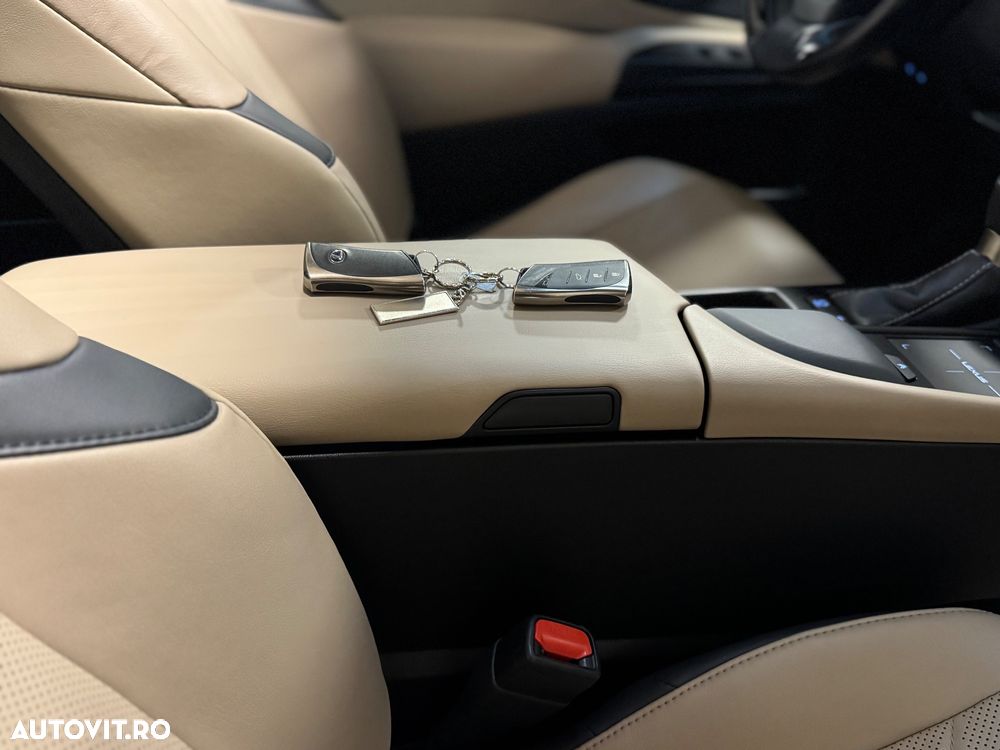 Lexus Seria ES 300h Business Edition - 18