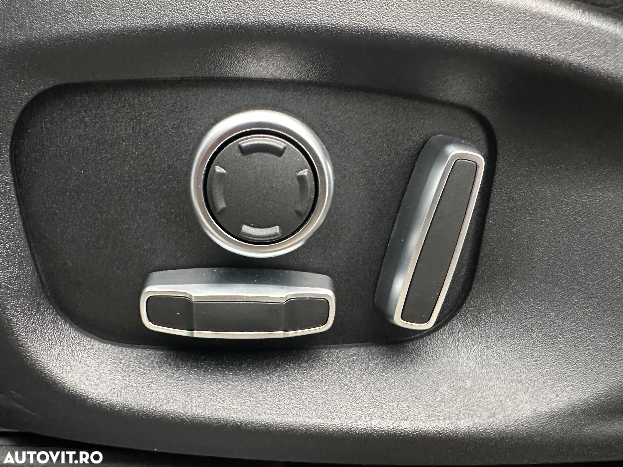 Jaguar E-Pace D165 AWD R-Dynamic - 18