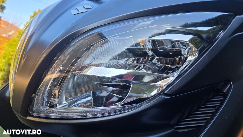 Suzuki AN 400 Burgman - 16