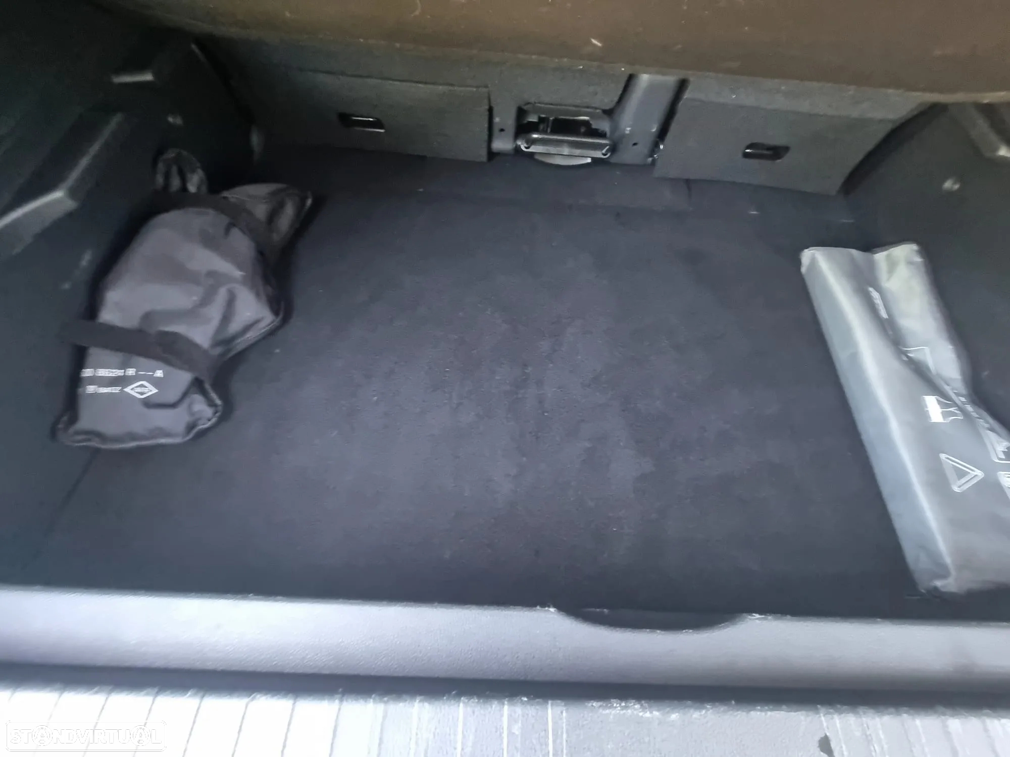 Renault Captur 1.5 dCi Initiale Paris EDC - 31
