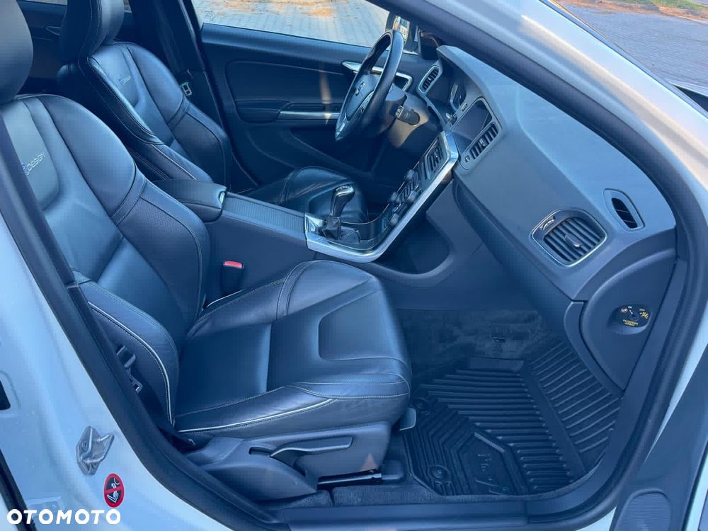 Volvo V60 D4 Drive-E R-Design Summum - 35