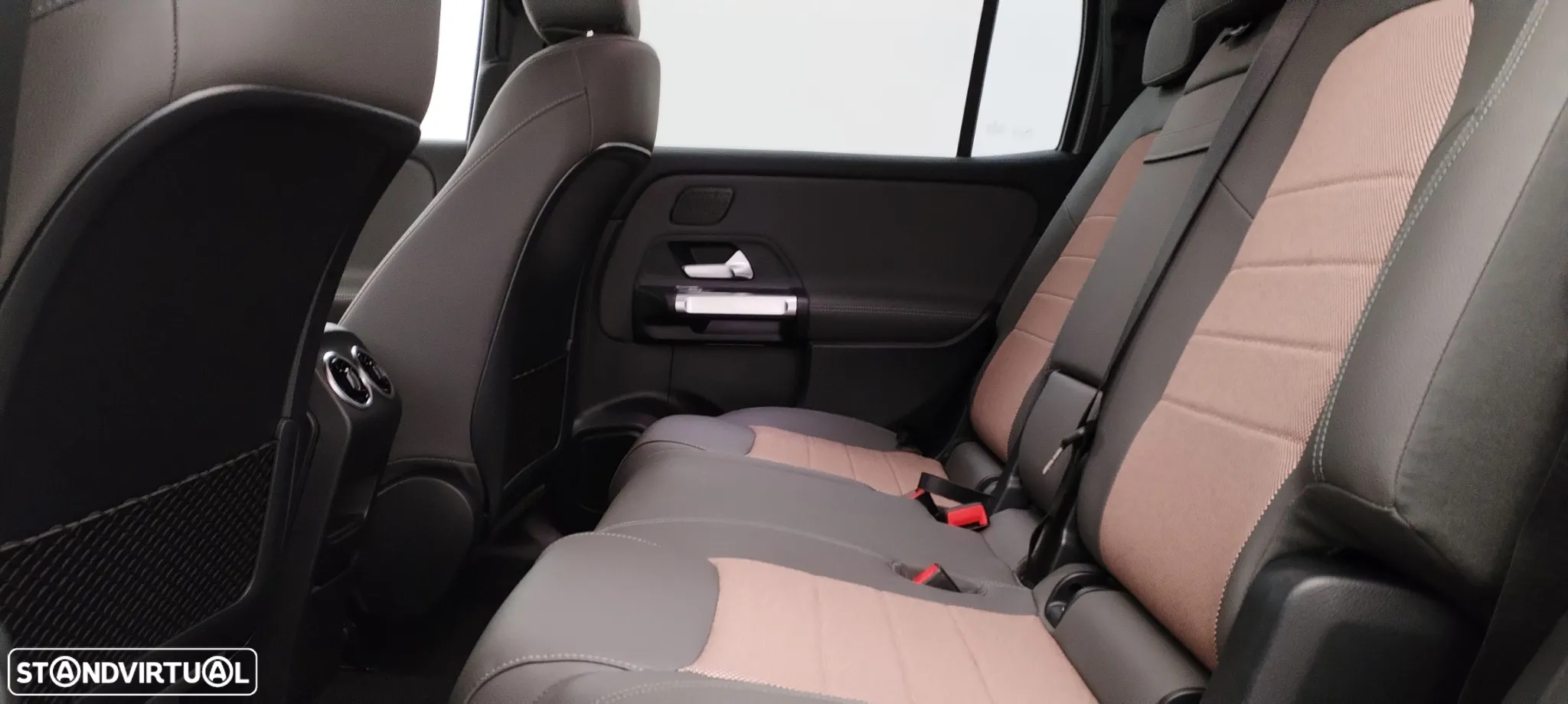 Mercedes-Benz EQB 250+ Edition - 28