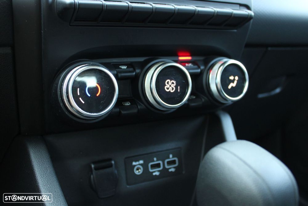 Renault Clio 1.6 E-Tech Edition One - 24