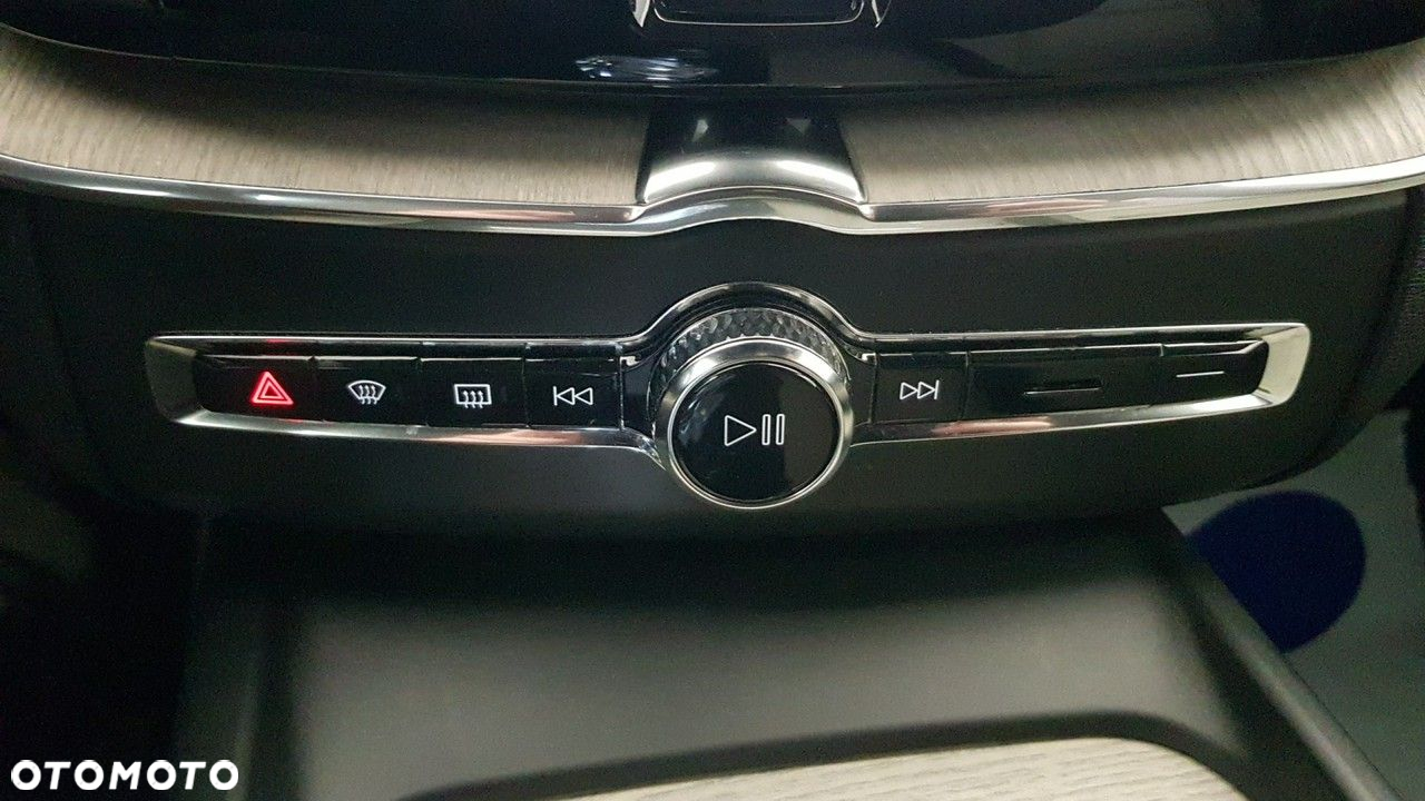 Volvo XC 60 - 30