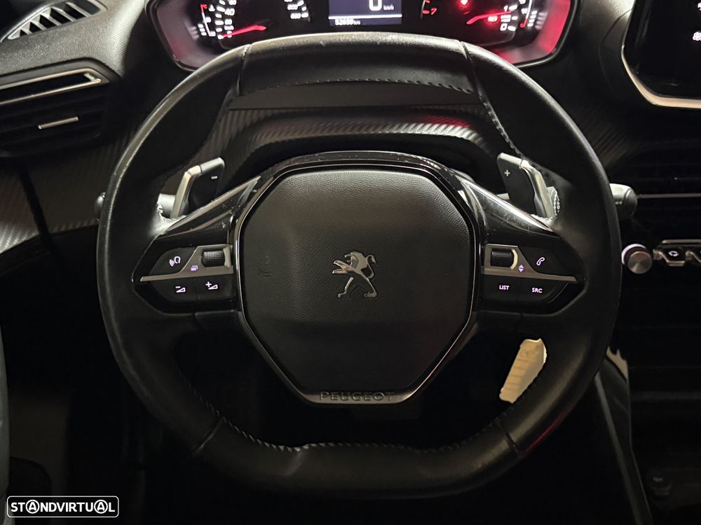 Peugeot 2008 1.2 PureTech Allure EAT8 - 17