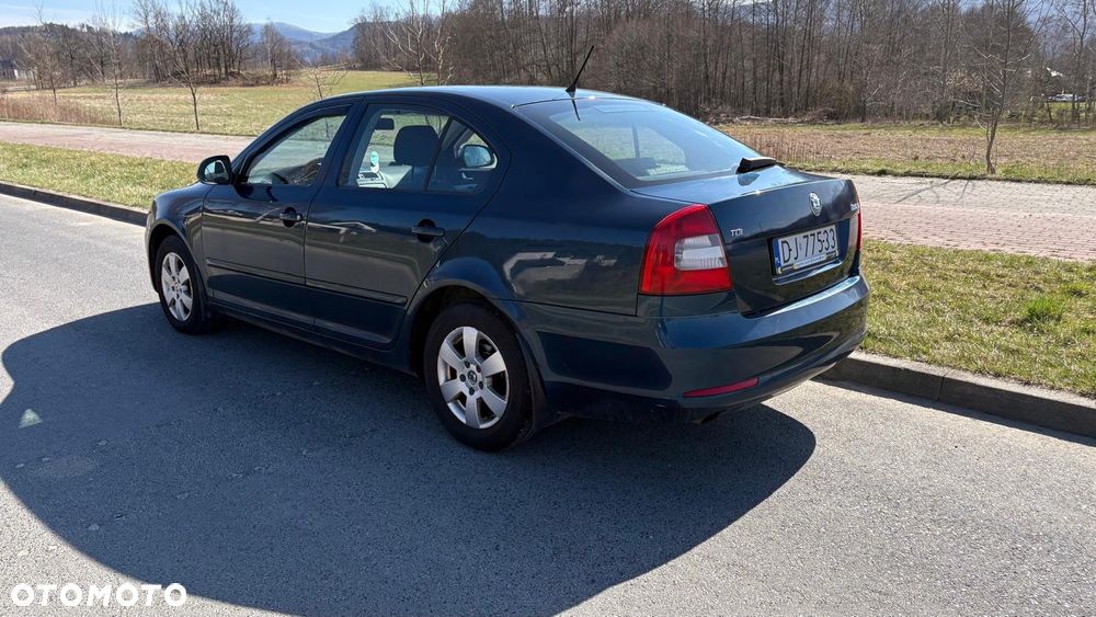 Skoda Octavia 1.6 TDI DPF Ambiente - 3