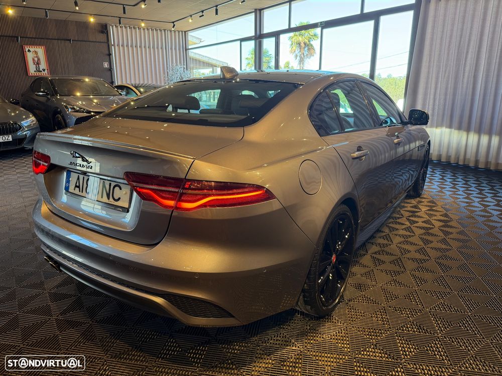 Jaguar XE 2.0 D200 R-Dynamic HSE - 7