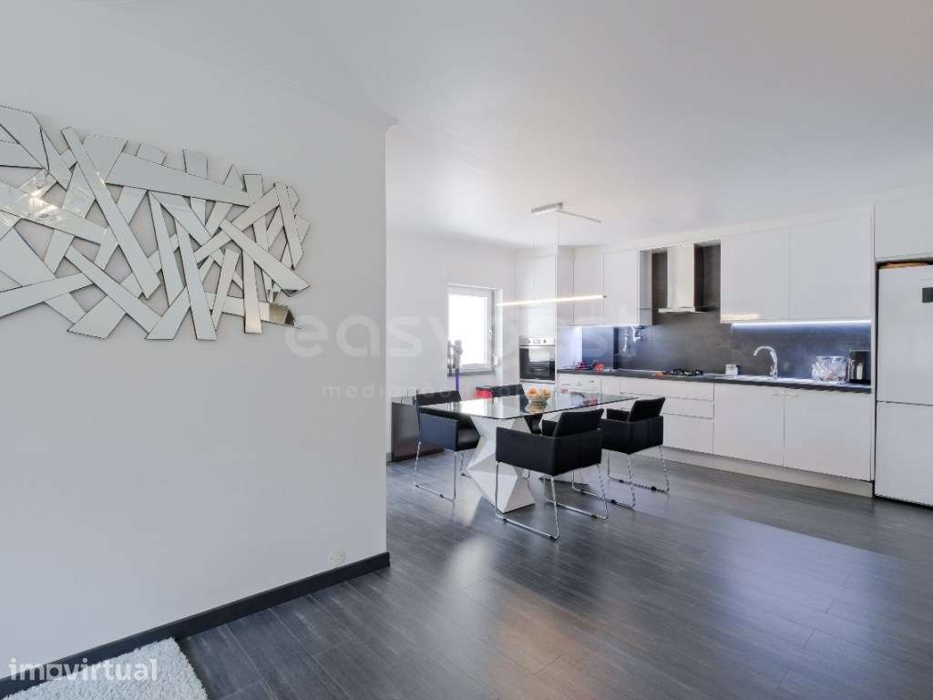 Apartamento T2 em Cascais com garagem box 1 viatura e arrecadação - Grande imagem: 4/32