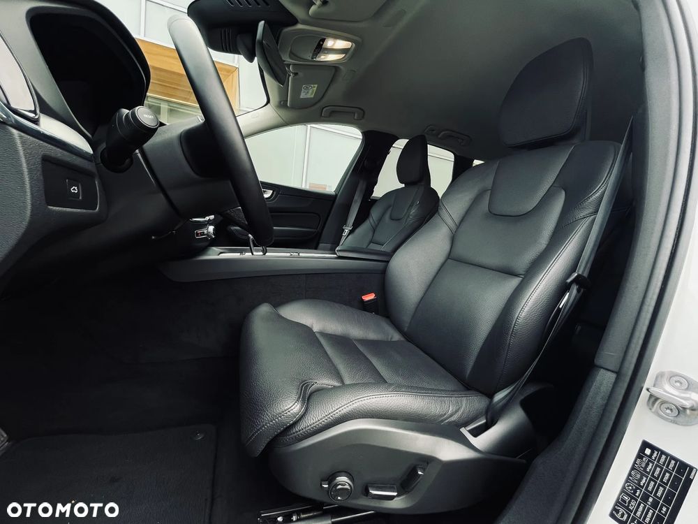 Volvo XC 60 - 22