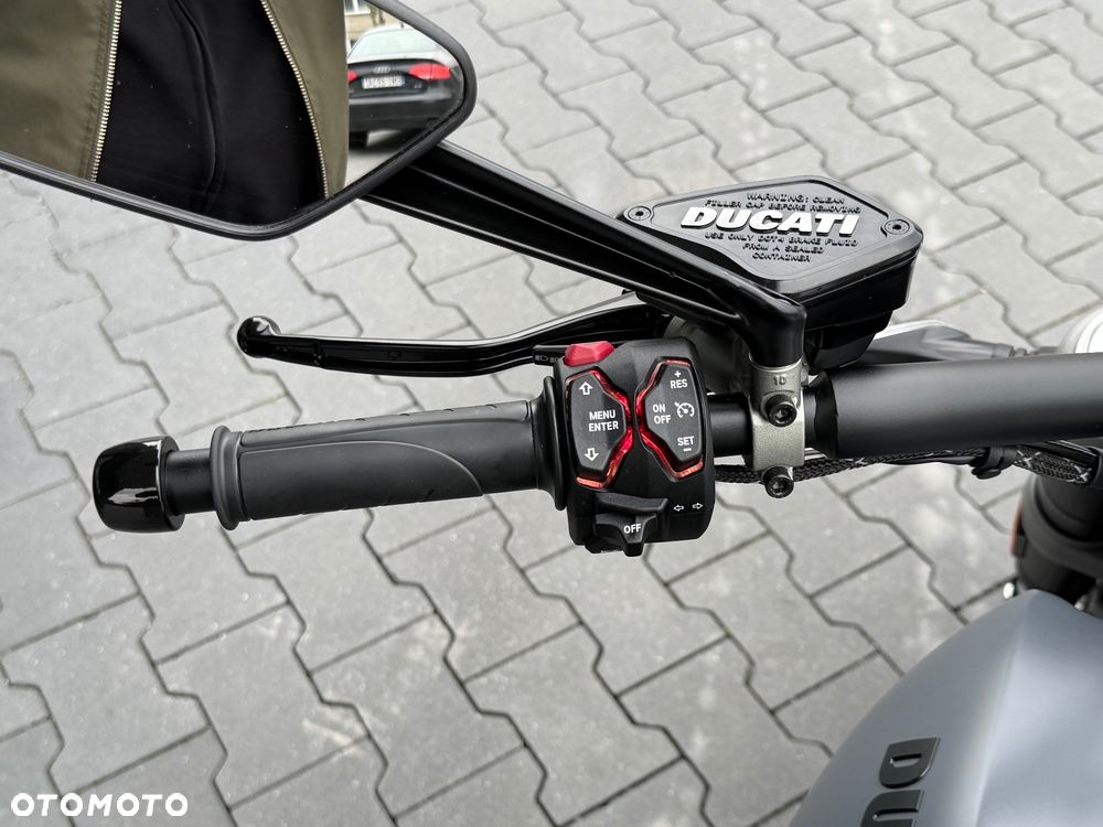 Ducati Diavel - 24