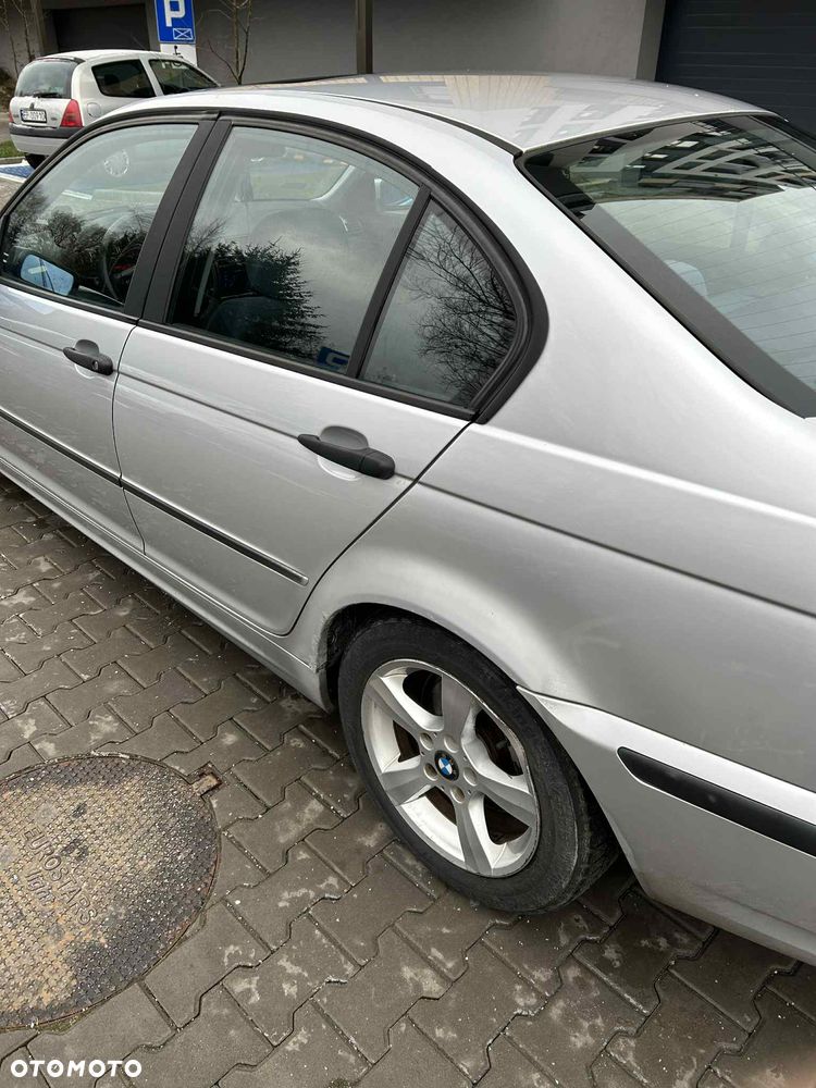 BMW Seria 3 318i - 5