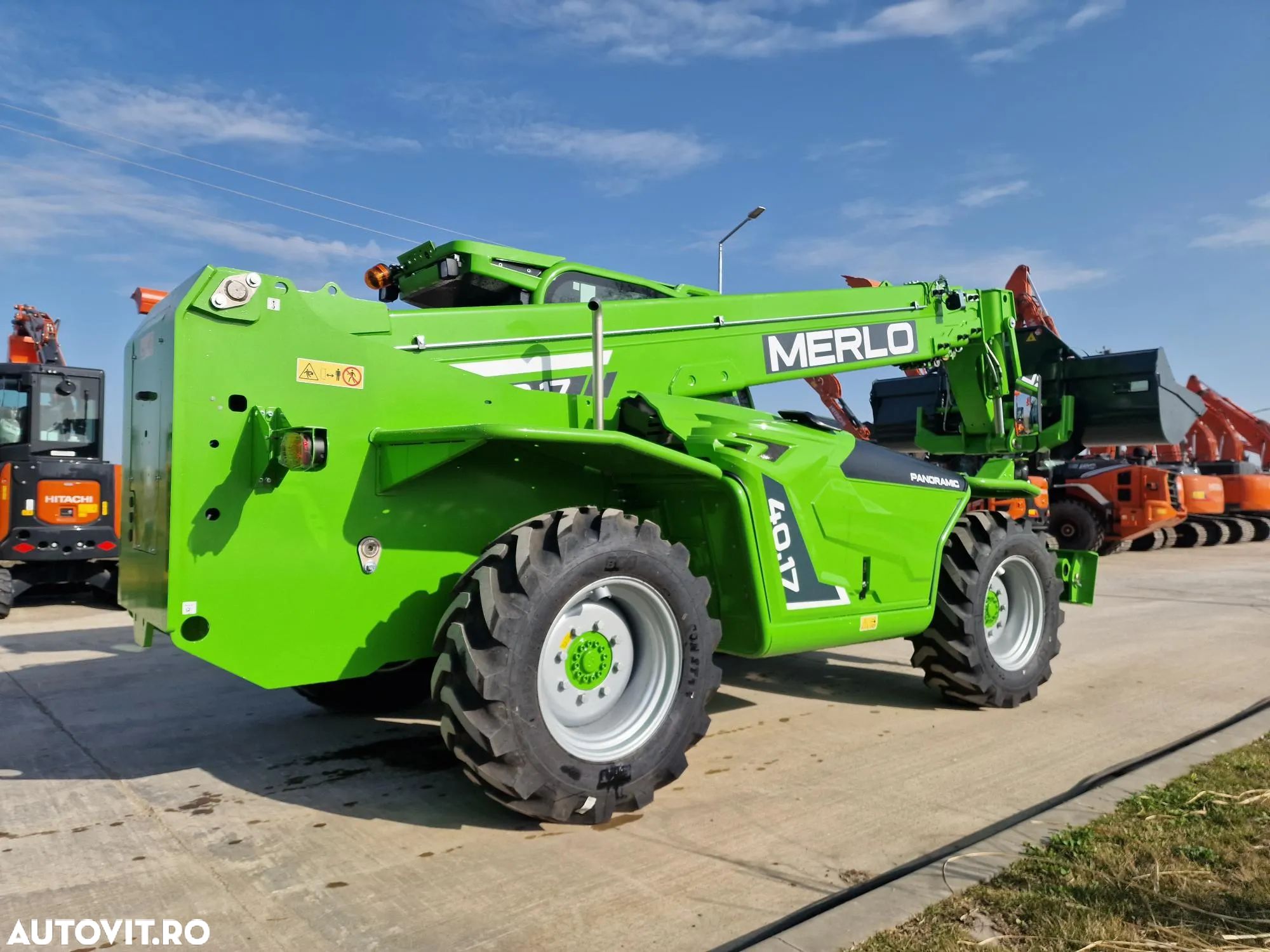 Merlo P40.17, inaltime ridicare 17m, ridica 4 tone primul tronson, Aer cond, garantie 1 an, posibilitate leasing 5 ani, produs in ITALIA, cale fata, cupa 1mc, furci PROMOTIE 103900 EUR+Tva - 1