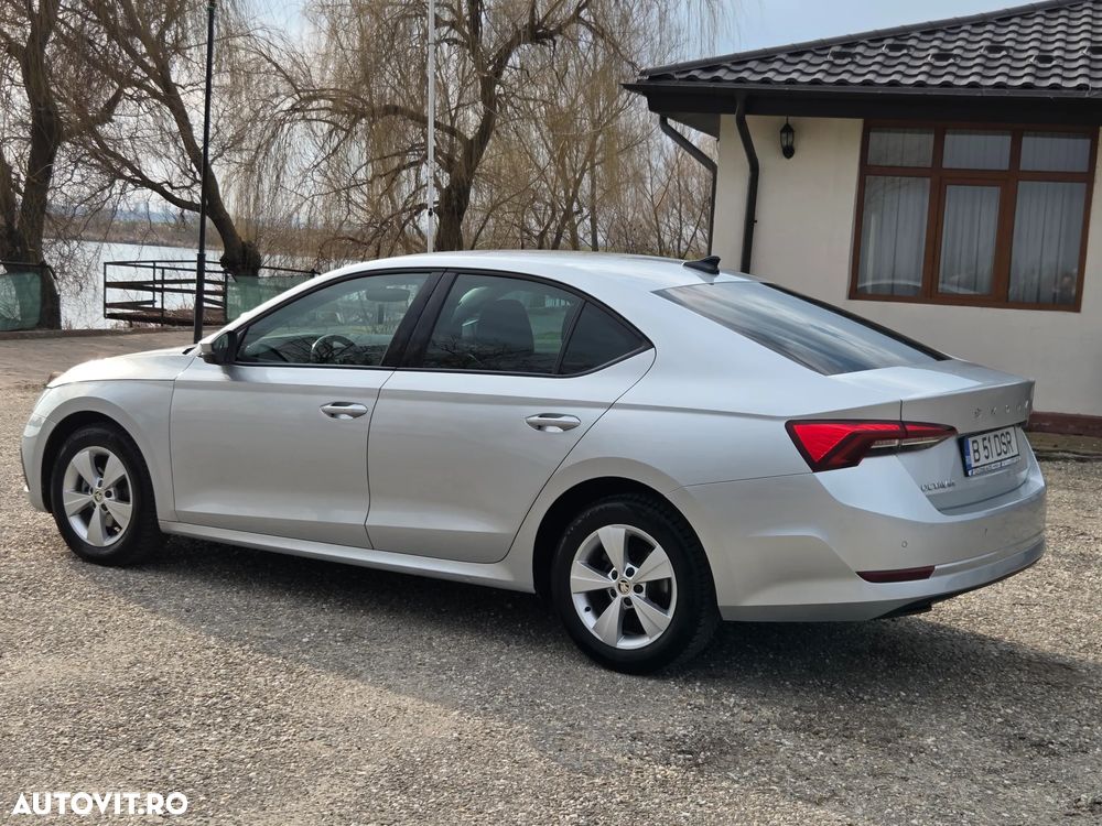 Skoda Octavia 2.0 TDI DSG Style - 11