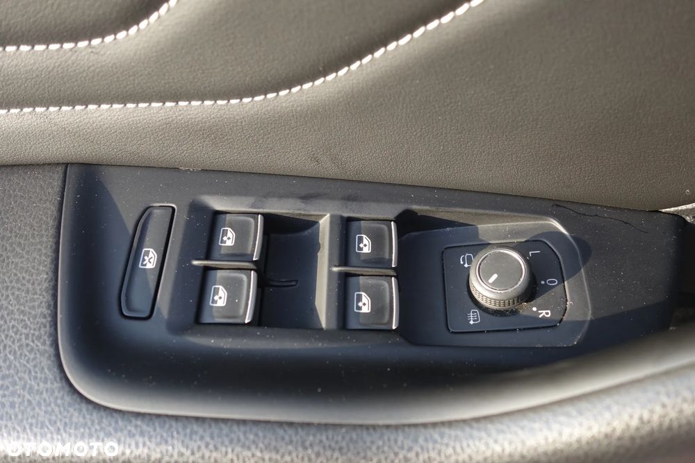 Volkswagen Passat - 19