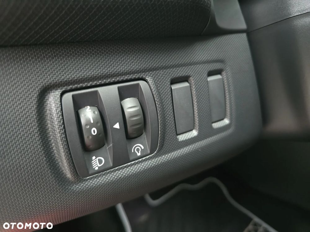Renault Clio 1.2 16V Alize - 13